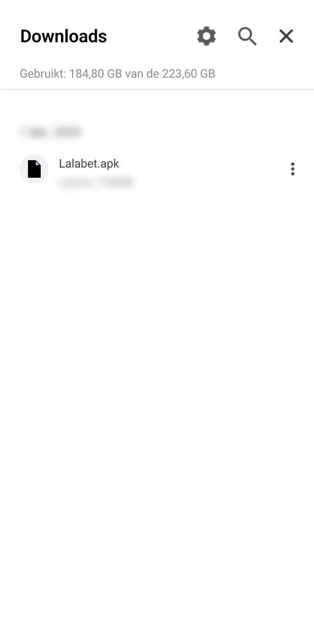 Het gedownloade Lalabet APK-bestand openen in de map downloads van uw telefoon.