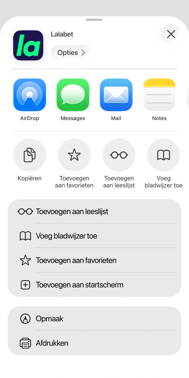Selecteer de optie 'Zet op beginscherm' om de Lalabet PWA te installeren op uw iPhone.